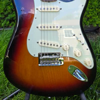 Fender Classic Player 60s Stratocaster 2012 - Sunburst image 2