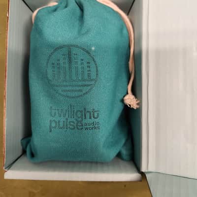 Twilight Pulse Audio Works Konstante 2026 - White image 8