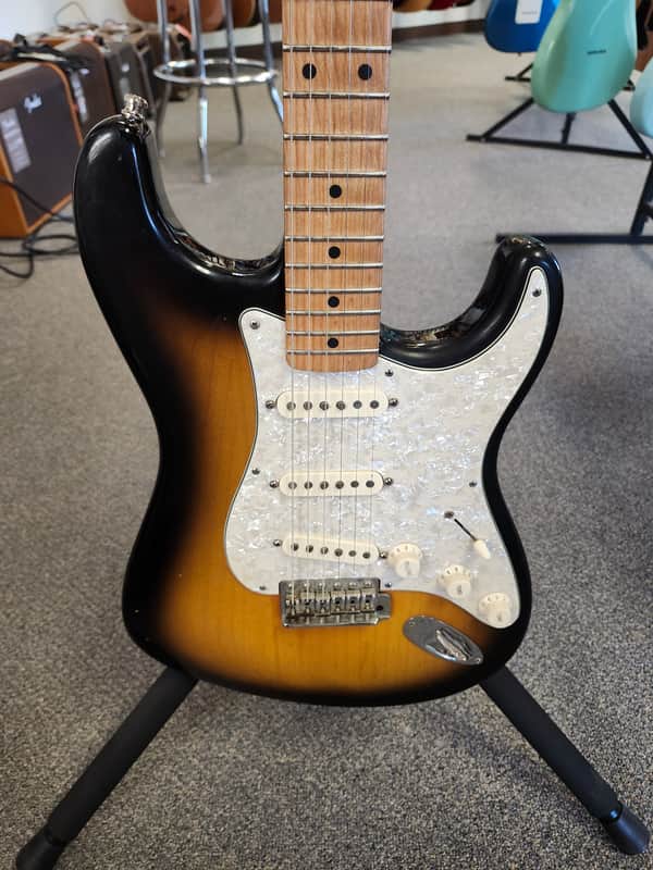 Used 2004 Fender AVRI '57 Stratocaster - 2-Color Sunburst w/ Upgraded Pickups and Case