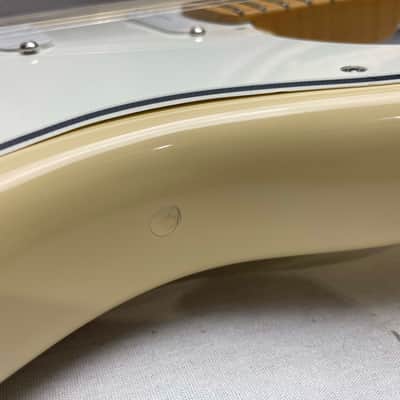 Fender American Standard Stratocaster Guitar with Lace Sensor pickups + Case 2005 - Buttercream or Honey Blonde or Yellow White / Maple neck image 8