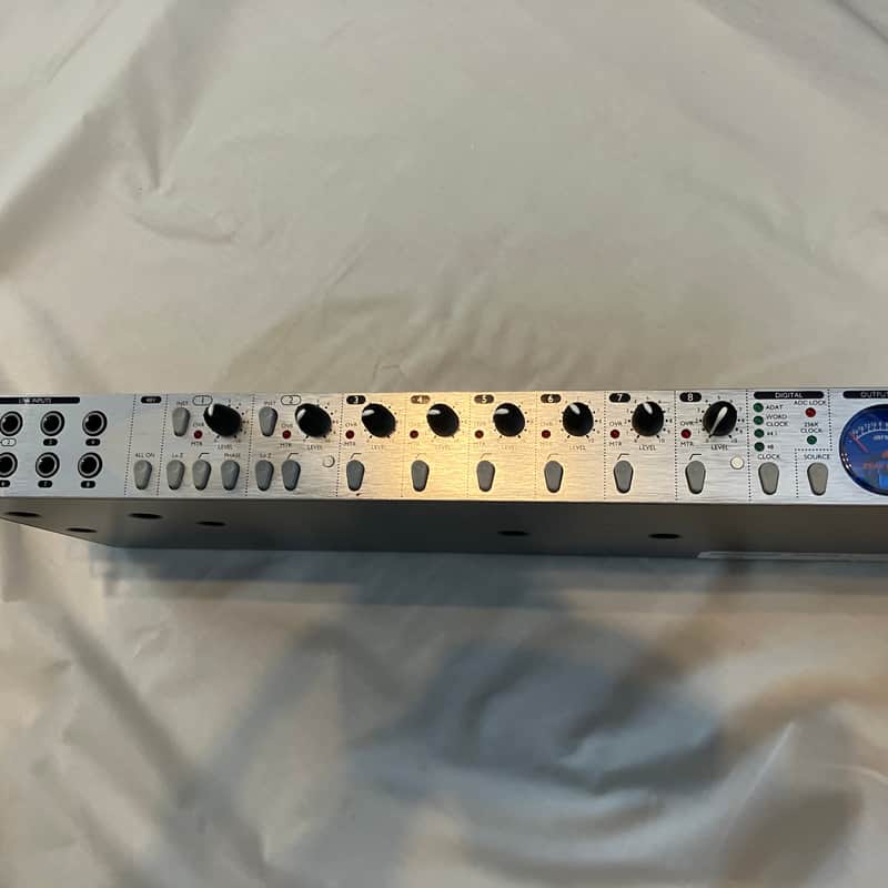 2000 s Behringer Focusrite – platinum Octo pre LE Silver