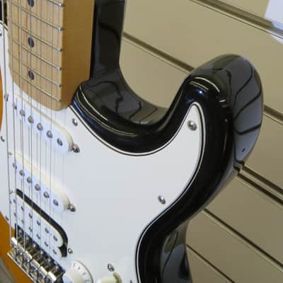 FENDER Stratocaster MIM in 2000 - Sunburst -With Soft Case image 4