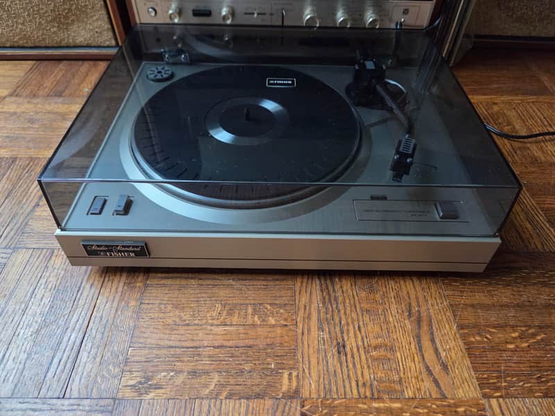 Fisher Studio Standard MT-6117 Turntable - Mint Condition - Low Hours w/ Manual