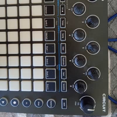 Novation Circuit Groovebox 2015 - 2021 - Black image 2