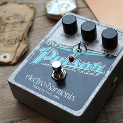 EHX "Pulsar (Variable Shape Analog Tremolo)" image 4