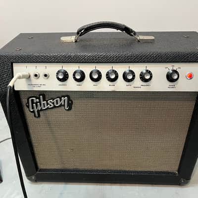 Gibson GA-15RVT Explorer 12-Watt 1x10" Guitar Combo 1965 - 1967 - Black image 10