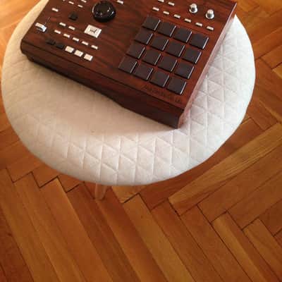 AKAI MPC 2000XL CUSTOM"WOODGRAIN"STYLE+PERFECT RED DISPLAY+CUSTOM PADS+CFREADER + FULL SERVICED MINT image 2