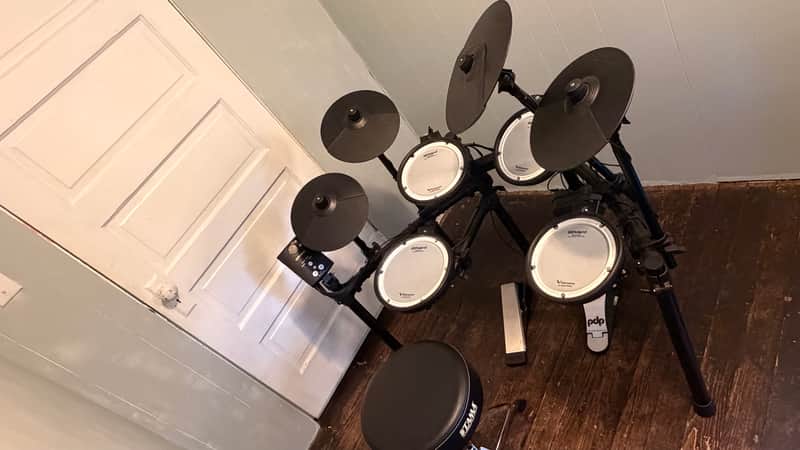 Roland TD-1DMK V-Drum Kit with Mesh Pads