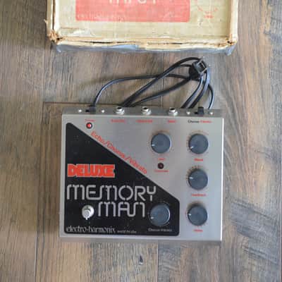 Electro-Harmonix Deluxe Memory Man Vintage Analog Delay MN3005 w
