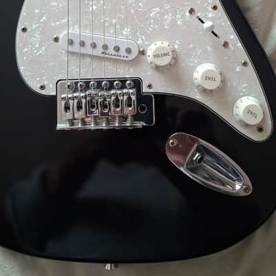 Fender Standard stratocaster 1995 - Black image 1