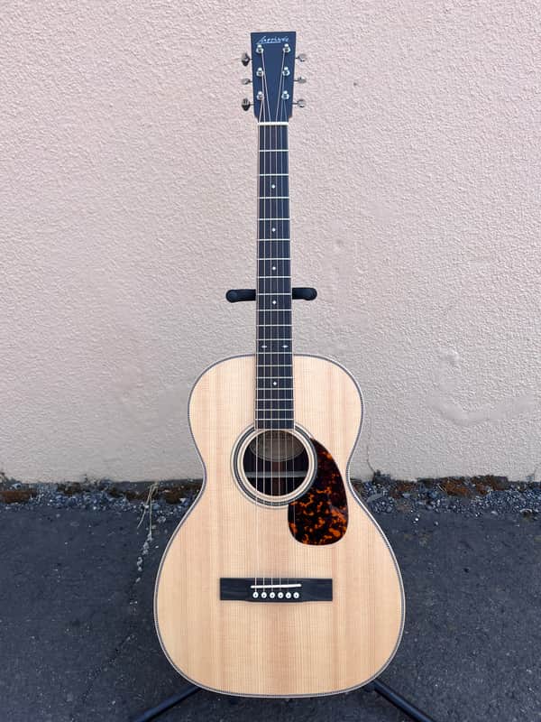 Larrivee Legacy Series 00-40R