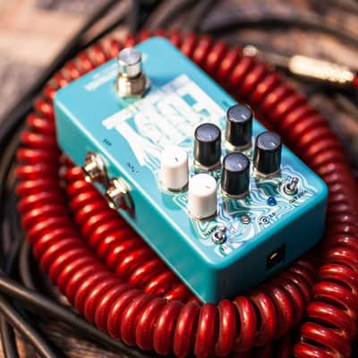 Electro-Harmonix - Eddy Analog Vibrato Guitar Effects Pedal - Floor Model image 4