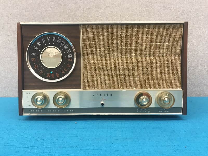 Vintage Zenith MJ1035 Sterophonic Wavemagnet Radio - Tested & Working image 1