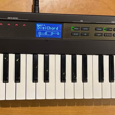 Buy used Yamaha Reface DX Mini Mobile Keyboard 2015 - Present - Black