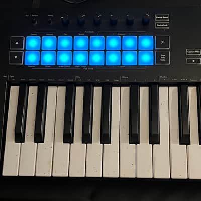 Novation Launchkey 25 MKIII MIDI Keyboard Controller 2020 - Present - Black