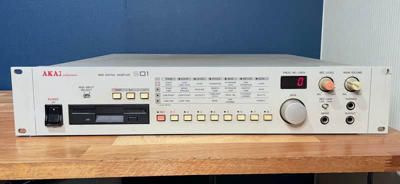 Akai S01 MIDI Digital Sampler - White Bild 1