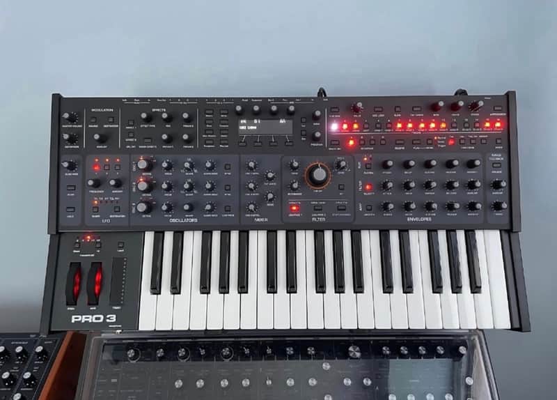 Sequential Pro 3 37-Key 3-Voice Monophonic / Paraphonic Synthesizer