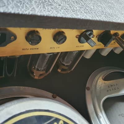 Marshall JMP 2104 Master Volume 50W 2x12 Combo 1979 - Black tolex/ Gold faceplate. https://youtube.com/shorts/jyADGDaPp-E?is=cvasZ9JFw8RPmDAC. https://youtube.com/shorts/fazhv56hjn4?is=Wej8NyVUArzHqtGN image 6