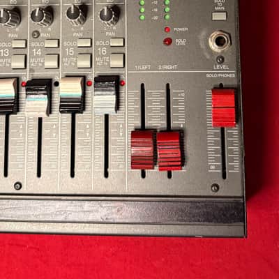 Mackie 1604 + XLR10 mic 16 channel mixer image 3