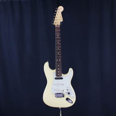Fender MIJ Junior Collection Stratocaster 2021 - Present - Arctic White image 3