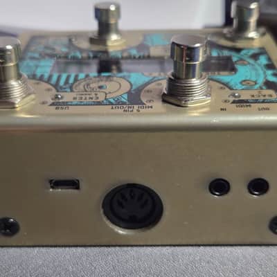 Matthews Effects The Futurist MIDI Controller 2021 - Silver / Blue image 6