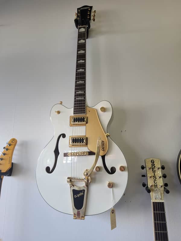Gretsch Electromatic 2022 White with gold accents image 1