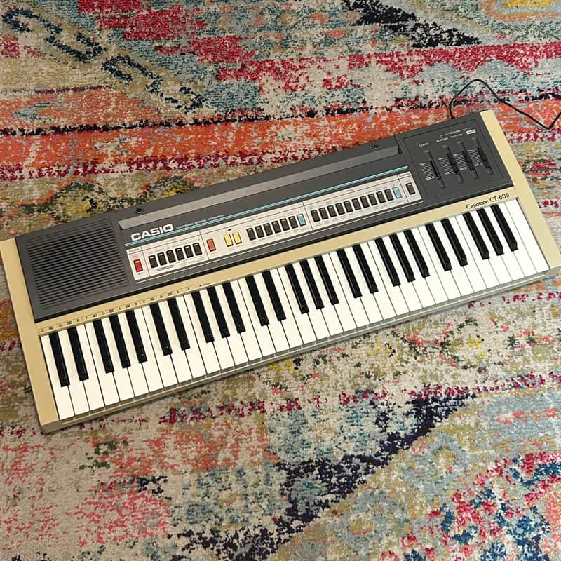 Casio CT-605 Keyboard Piano 61-Key Synthesizer image 1