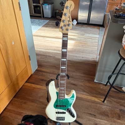 Fender American Deluxe Jazz Bass V with Pau Ferro Fretboard 2010 - 2016 - Olympic White image 2