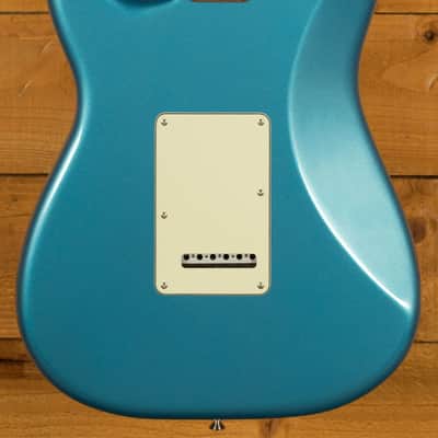 Fender American Professional Classic Stratocaster HSS - Maple - Faded Lake Placid Blue image 4