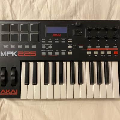 AKAI Professional MPK 225 Tastiera Controller MIDI