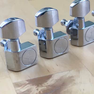 6 Fender CHROME Tuners Inline 2pin F Logo (Non Staggered) NOS American Standard image 2