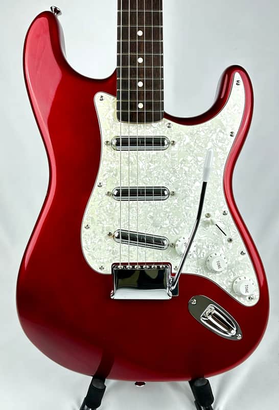 Squier Vintage Modified Surf Stratocaster | Reverb UK