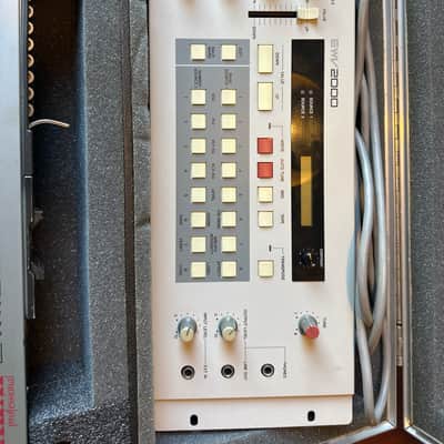 1986 Akai EWI 1000 with 2000 Synth Module W/ FLIGHT CASE Grey and White image 5