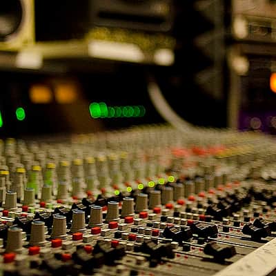 D&R Orion X recording and mixing console  2011 image 3