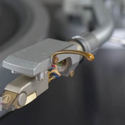 YAMAHA GT-2000 Direct Drive Turntable in Very Good Condition image 17