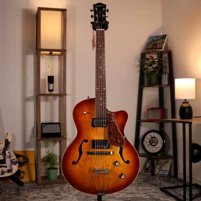 Godin 5th Avenue CW Kingpin II - Rosewood Fingerboard, Cognac Burst image 2