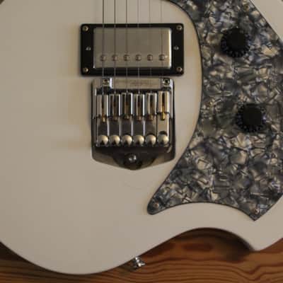 Sambora SA-1 Prototype, Les Paul Style, 1 Humbucker, Floyd Rose Speedloader, White, Rare! image 3