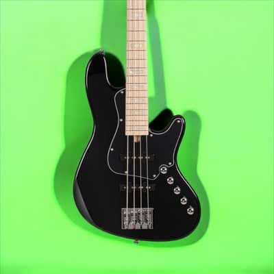 1986 B.C. Rich NJ Series Warlock Bass Black Nikki Sixx w/ Active