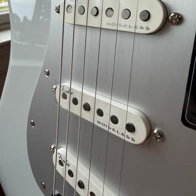 2026 Fender American Ultra II Stratocaster Maple - Avalanche White image 5