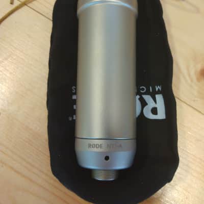 RODE NT1-A Large Diaphragm Cardioid Condenser Microphone 2002 - Present - Silver image 1