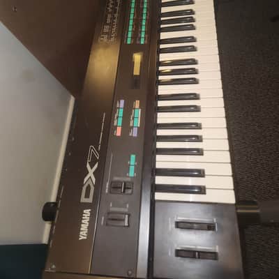 Yamaha DX7 Programmable Algorithm Synthesizer 1983 - 1987 - Black