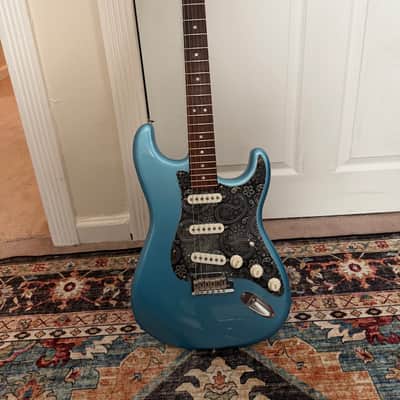 upgraded Fender Player Plus Stratocaster 2021 w case - mojotone/kingtone image 2