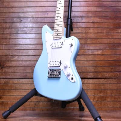 Squier Mini Jazzmaster® HH, Maple Fingerboard, White Pickguard, Daphne Blue image 3