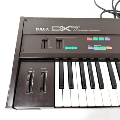 Used Yamaha DX-7 Vintage 61-Key Synthesizer image 4