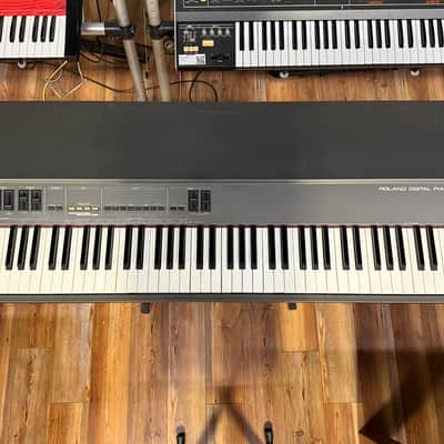 Roland RD-300S 88-Key Digital Piano 1988 - 1992 - Black