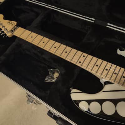 2014 EVH/Fender Striped Series "Circles/See Ya Later" 1st Run Eddie Van Halen UNCHAINED Gloss Finish- w/Gator Case image 6
