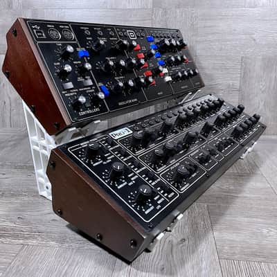 2-tier Dual Angle Stand for Behringer Desktop Model D / Pro-1 / Toro / Cat / Wasp - color WHITE - by KZcraftworks - USA