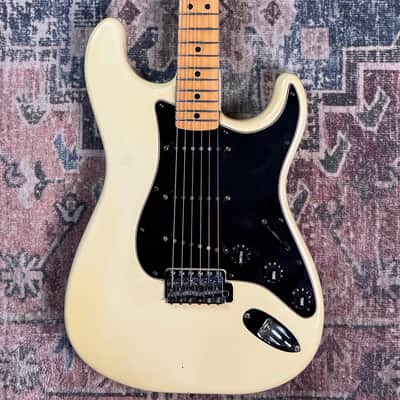 1980 Fender Stratocaster Vintage White / Black Pickguard & Pickups W/ Original Hardshell Case! image 7