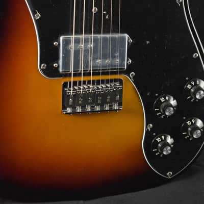 Fender American Vintage II 1975 Telecaster Deluxe 3-Color Sunburst Maple Fingerboard image 2