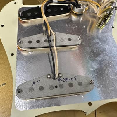 2009 Fender Custom Shop Custom Deluxe Stratocaster - HLE Gold image 21